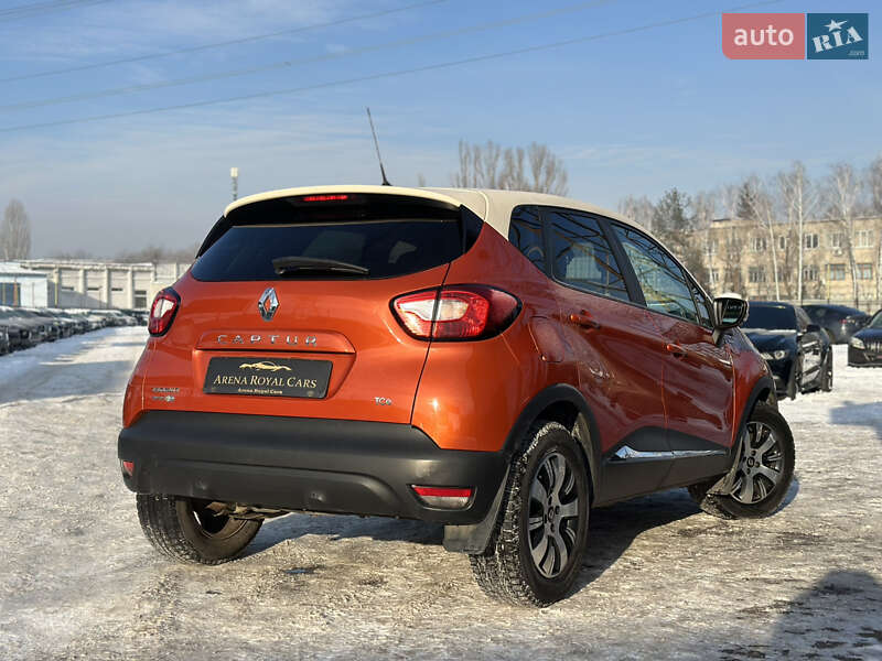 Позашляховик / Кросовер Renault Captur 2015 в Харкові
