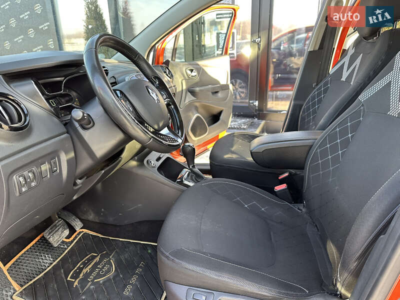 Позашляховик / Кросовер Renault Captur 2015 в Харкові