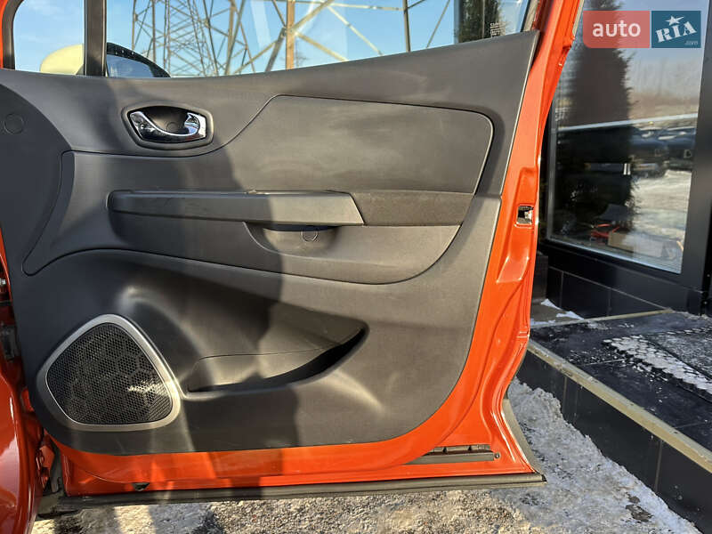 Позашляховик / Кросовер Renault Captur 2015 в Харкові