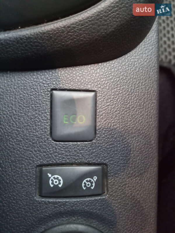 Внедорожник / Кроссовер Renault Captur 2017 в Мостиске фото 19 Внедорожник / Кроссовер Renault Captur 2017 в Мостиске