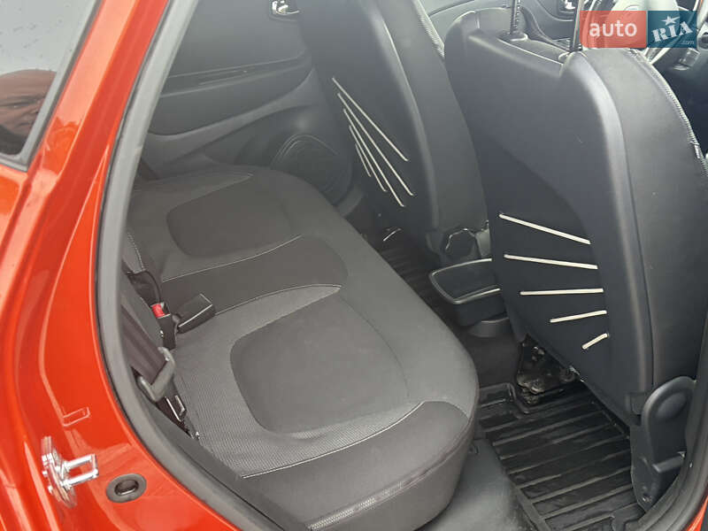 Внедорожник / Кроссовер Renault Captur 2016 в Днепре