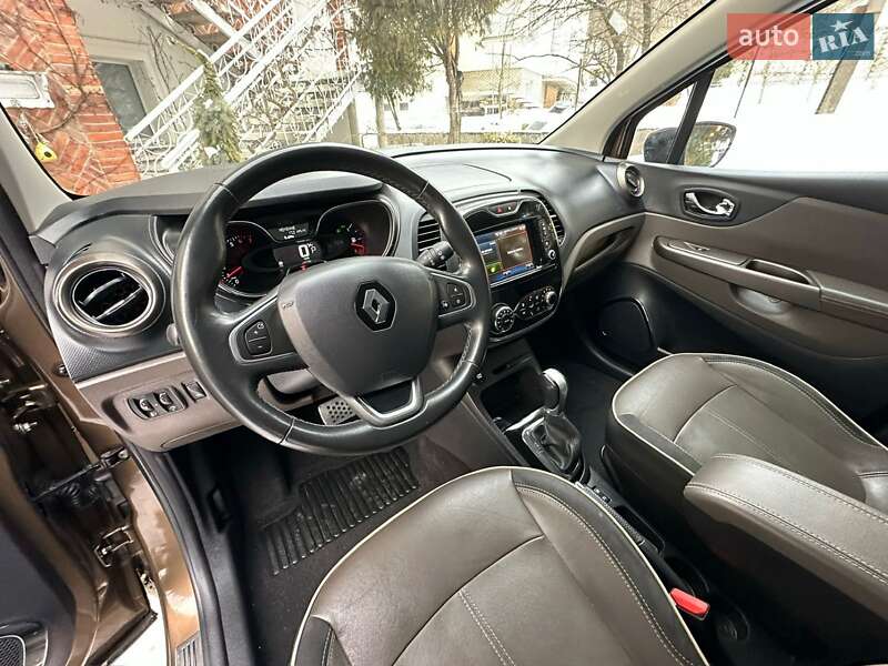 Позашляховик / Кросовер Renault Captur 2016 в Львові