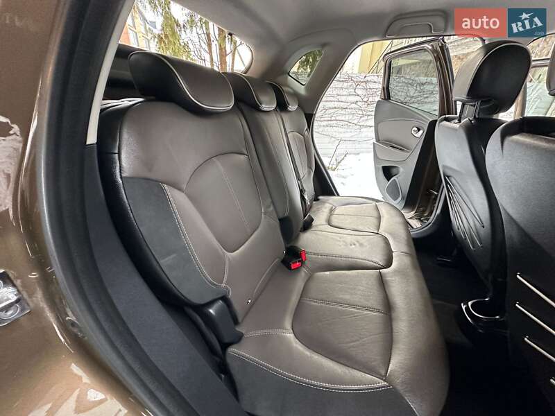 Позашляховик / Кросовер Renault Captur 2016 в Львові