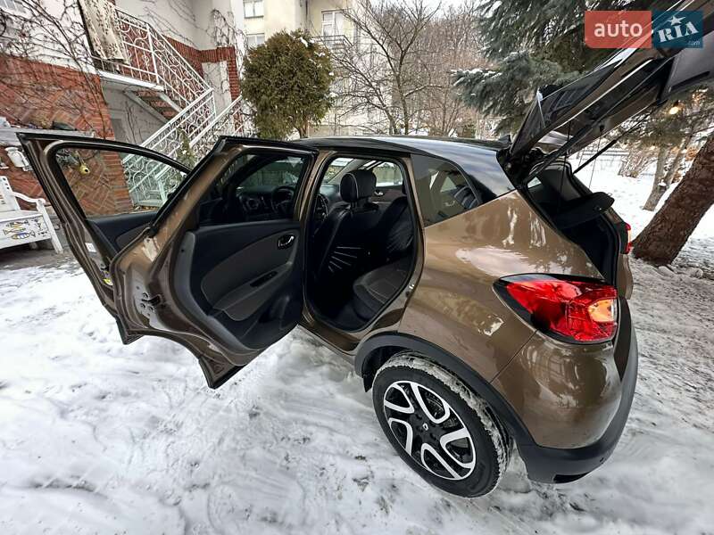Позашляховик / Кросовер Renault Captur 2016 в Львові