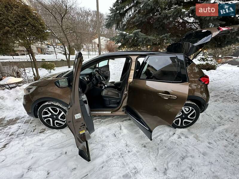 Позашляховик / Кросовер Renault Captur 2016 в Львові