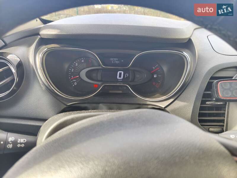 Позашляховик / Кросовер Renault Captur 2016 в Києві