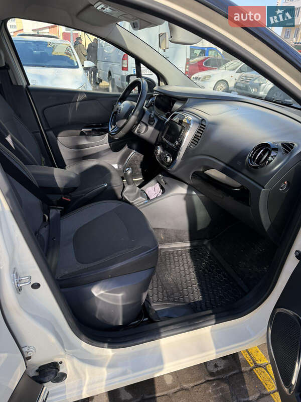 Позашляховик / Кросовер Renault Captur 2015 в Хмельницькому