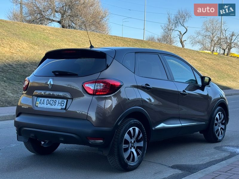 Позашляховик / Кросовер Renault Captur 2015 в Києві