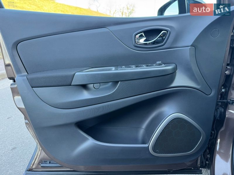 Позашляховик / Кросовер Renault Captur 2015 в Києві