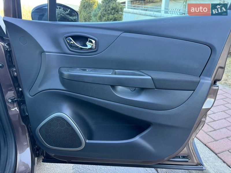 Позашляховик / Кросовер Renault Captur 2015 в Києві