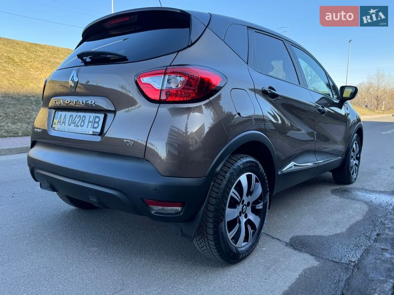 Позашляховик / Кросовер Renault Captur 2015 в Києві