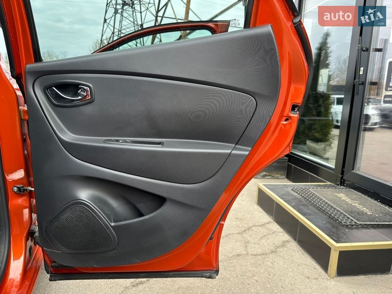 Внедорожник / Кроссовер Renault Captur 2015 в Харькове