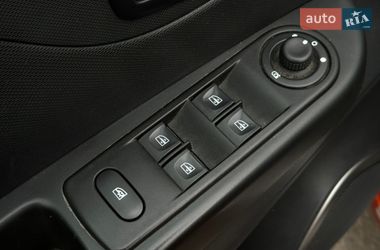 Внедорожник / Кроссовер Renault Captur 2015 в Харькове