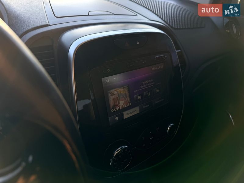 Внедорожник / Кроссовер Renault Captur 2015 в Краснограде