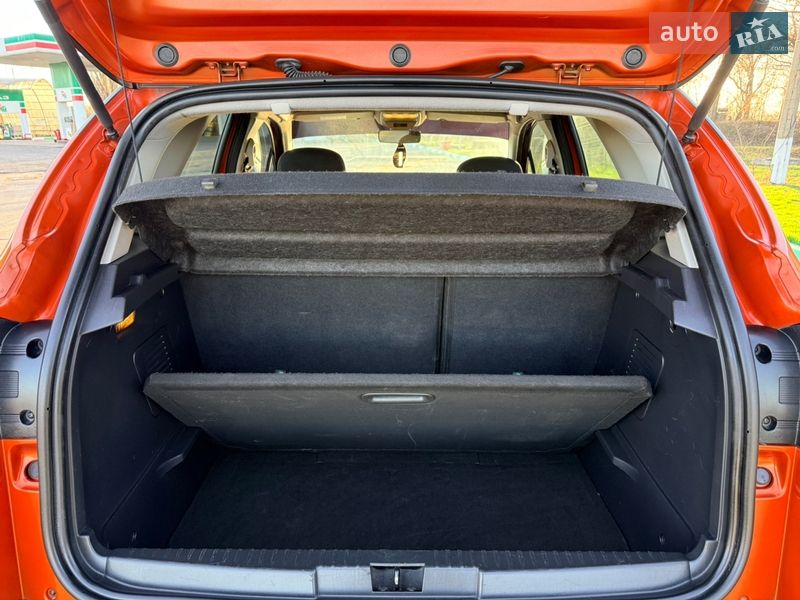 Внедорожник / Кроссовер Renault Captur 2015 в Краснограде