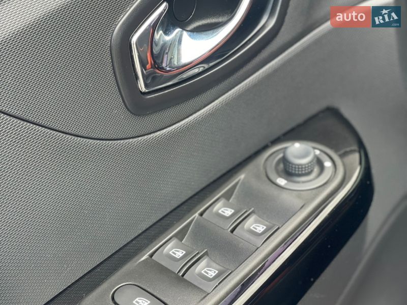 Позашляховик / Кросовер Renault Captur 2015 в Запоріжжі