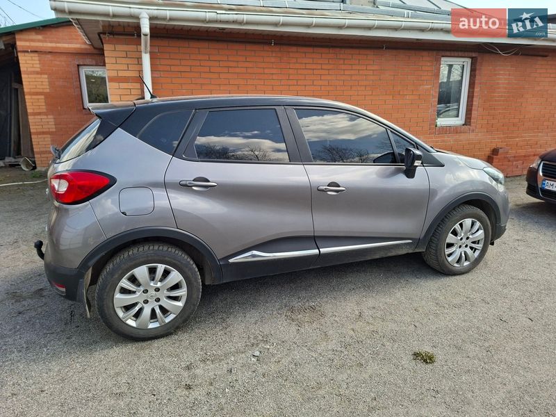 Позашляховик / Кросовер Renault Captur 2016 в Житомирі