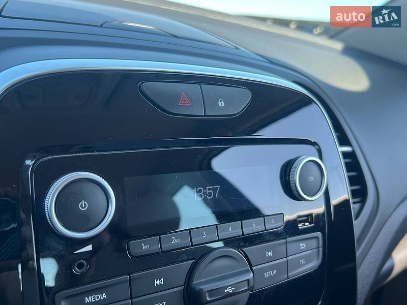Внедорожник / Кроссовер Renault Captur 2019 в Одессе