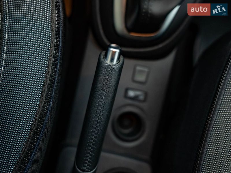 Внедорожник / Кроссовер Renault Captur 2019 в Киеве