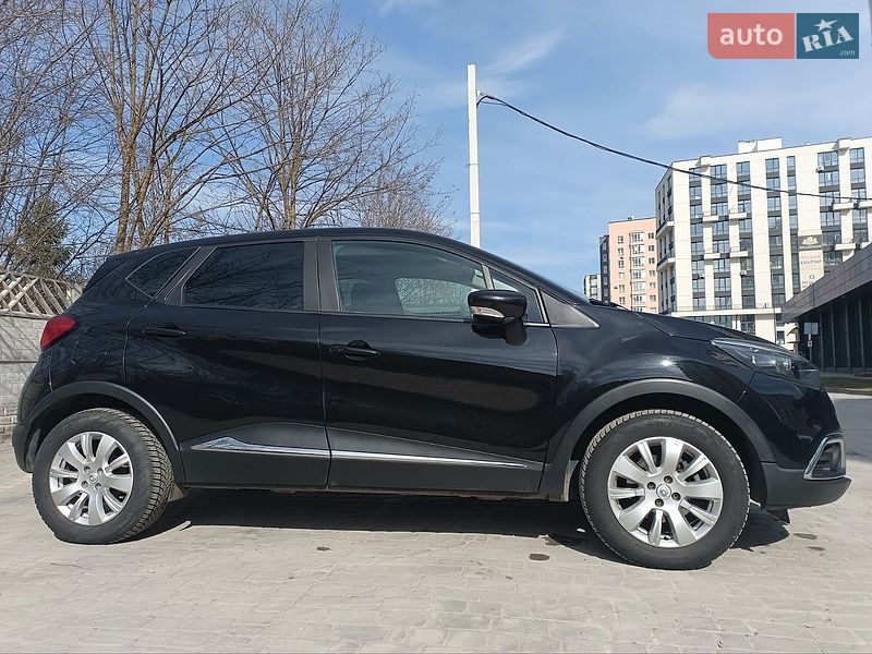 Внедорожник / Кроссовер Renault Captur 2017 в Ивано-Франковске