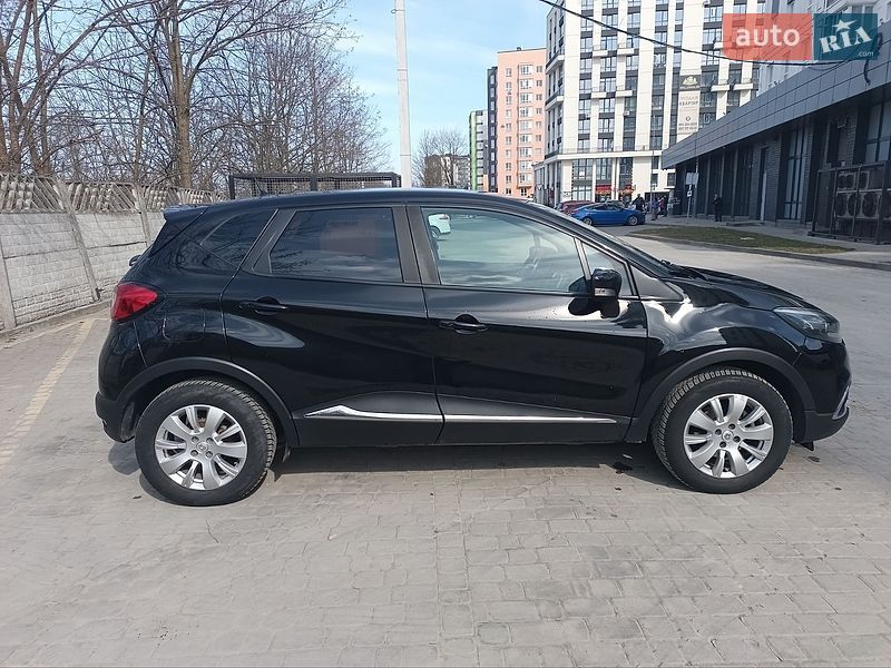 Внедорожник / Кроссовер Renault Captur 2017 в Ивано-Франковске