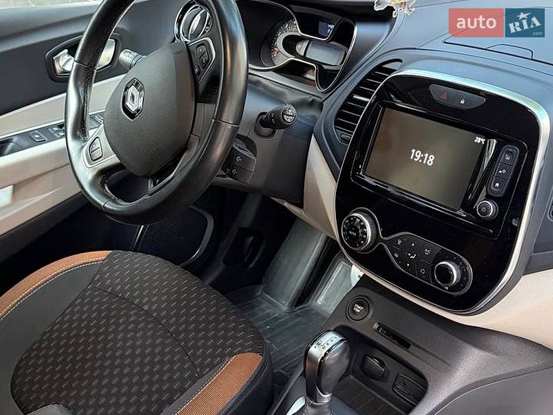Позашляховик / Кросовер Renault Captur 2019 в Івано-Франківську