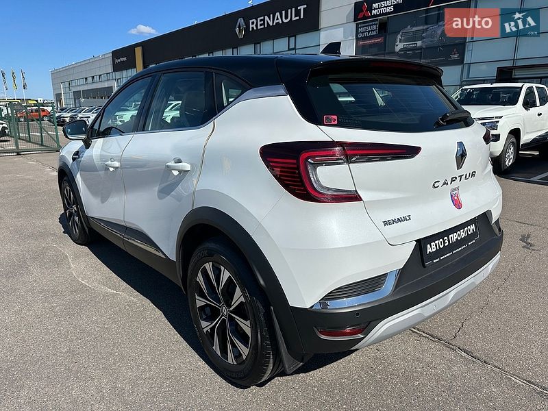 Внедорожник / Кроссовер Renault Captur 2024 в Киеве