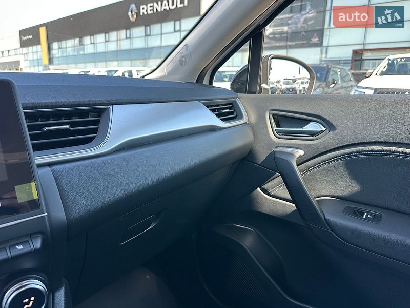 Внедорожник / Кроссовер Renault Captur 2024 в Киеве