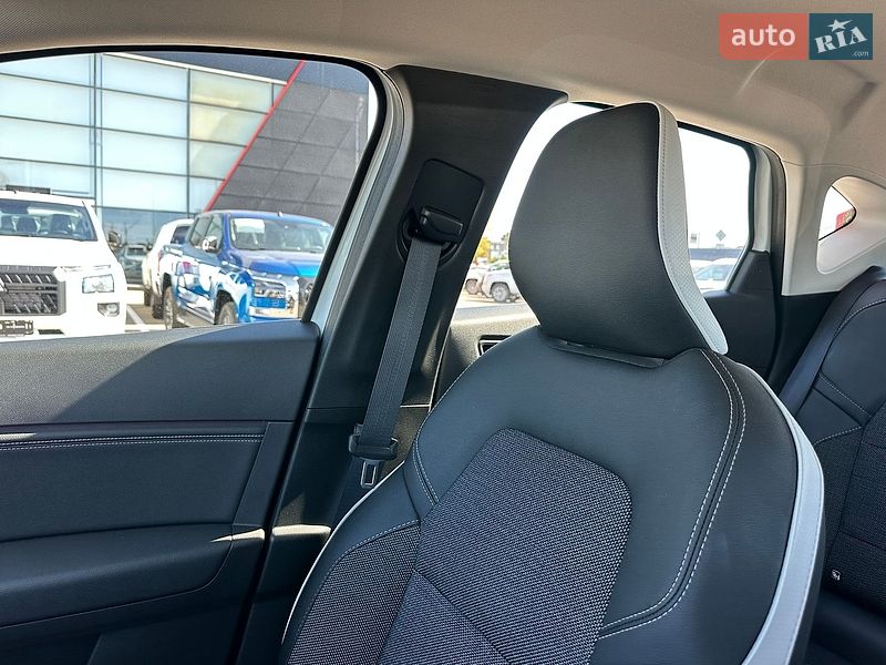 Внедорожник / Кроссовер Renault Captur 2024 в Киеве