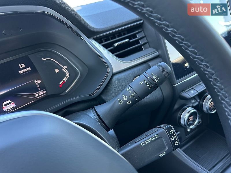 Внедорожник / Кроссовер Renault Captur 2024 в Киеве