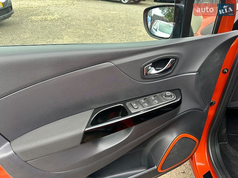 Внедорожник / Кроссовер Renault Captur 2014 в Ивано-Франковске