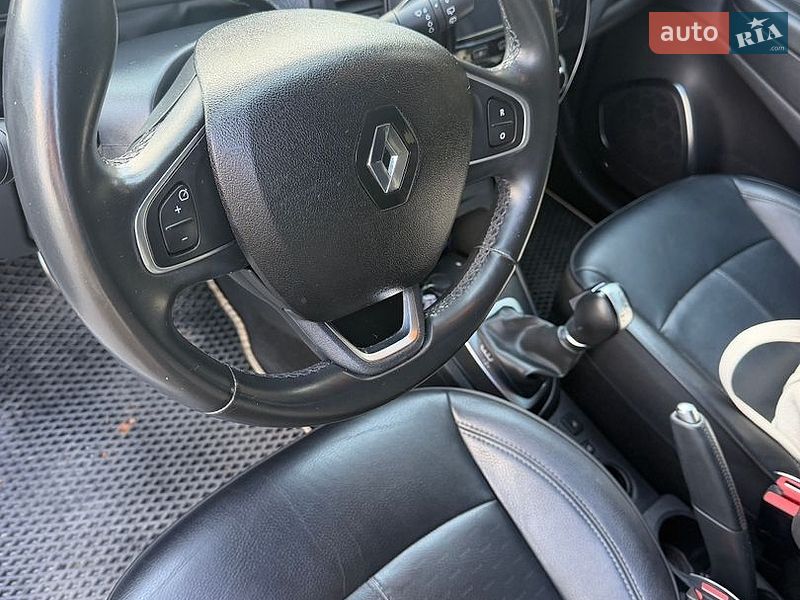 Внедорожник / Кроссовер Renault Captur 2019 в Тернополе