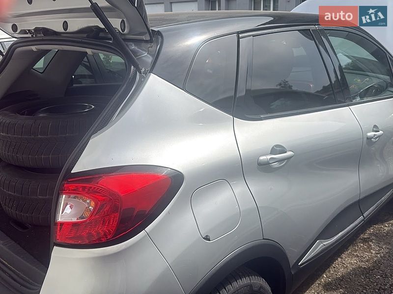 Внедорожник / Кроссовер Renault Captur 2016 в Львове