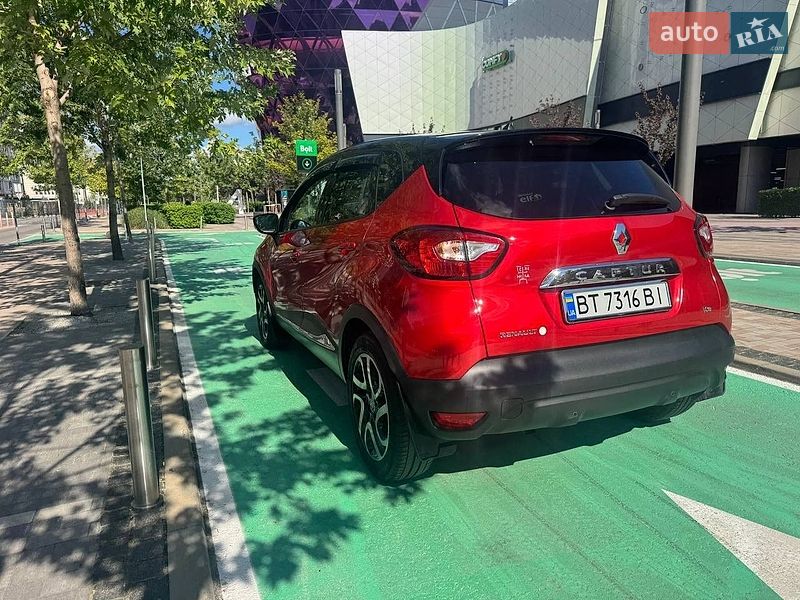 Внедорожник / Кроссовер Renault Captur 2016 в Киеве