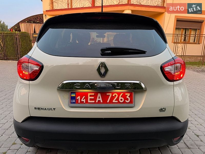 Позашляховик / Кросовер Renault Captur 2015 в Львові