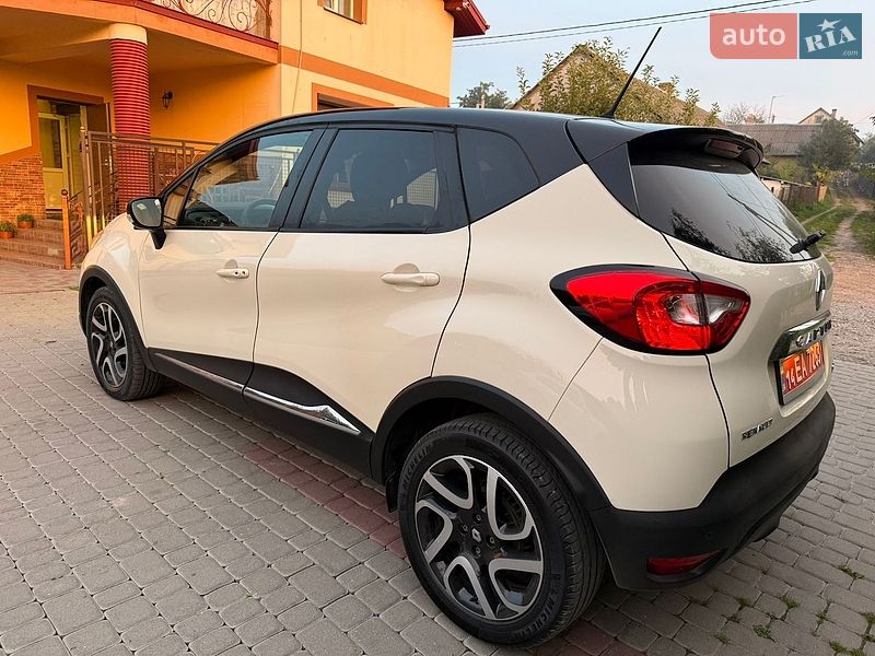 Позашляховик / Кросовер Renault Captur 2015 в Львові