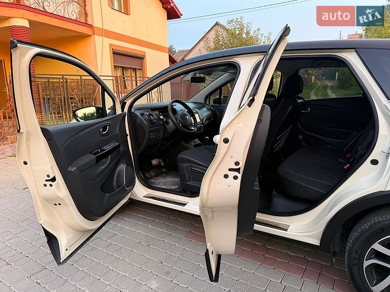 Позашляховик / Кросовер Renault Captur 2015 в Львові