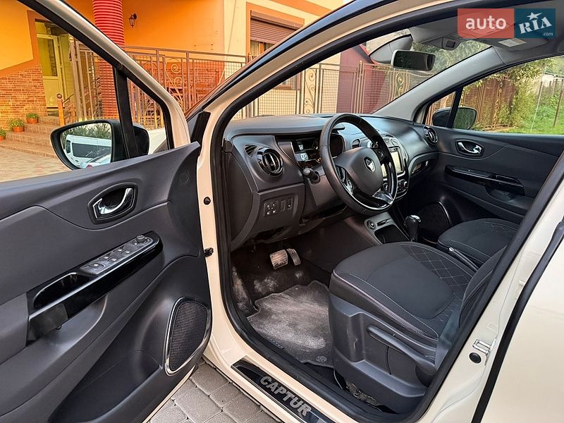 Позашляховик / Кросовер Renault Captur 2015 в Львові