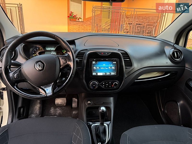 Позашляховик / Кросовер Renault Captur 2015 в Львові