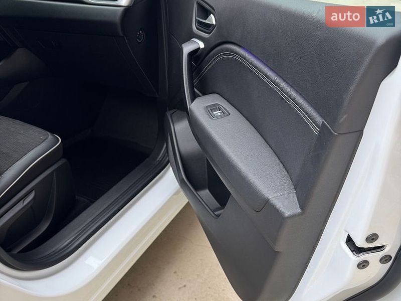 Позашляховик / Кросовер Renault Captur 2023 в Одесі
