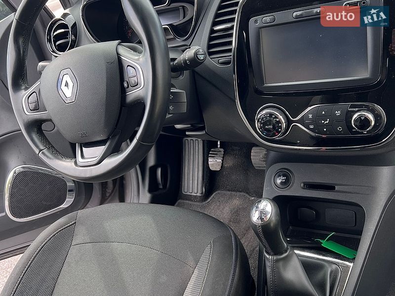 Позашляховик / Кросовер Renault Captur 2016 в Житомирі