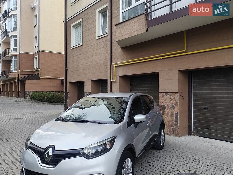 Позашляховик / Кросовер Renault Captur 2015 в Івано-Франківську