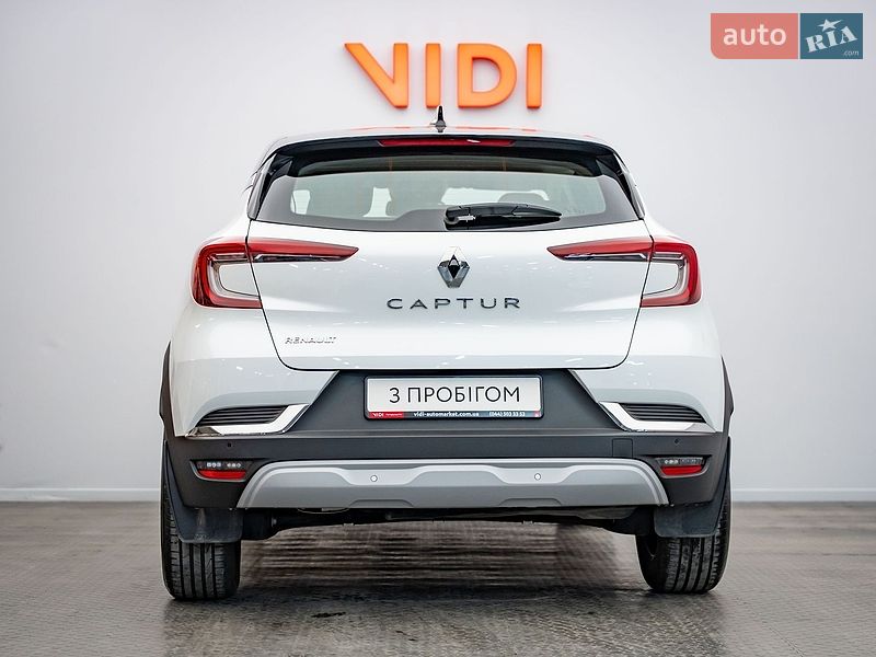 Внедорожник / Кроссовер Renault Captur 2023 в Киеве
