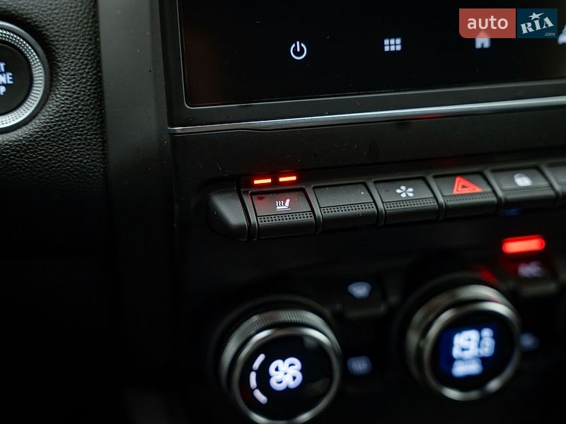 Внедорожник / Кроссовер Renault Captur 2023 в Киеве