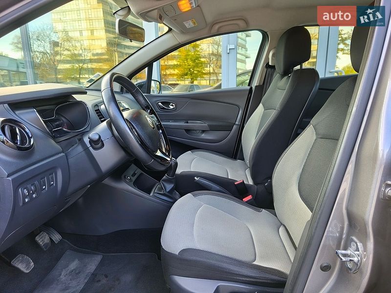 Внедорожник / Кроссовер Renault Captur 2016 в Днепре фото 10 Внедорожник / Кроссовер Renault Captur 2016 в Днепре