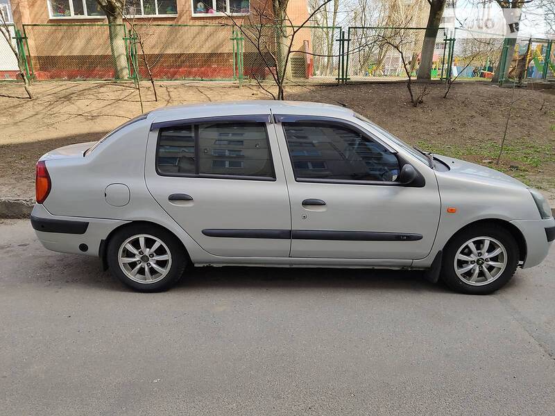 Седан Renault Clio Symbol 2003 в Харькове