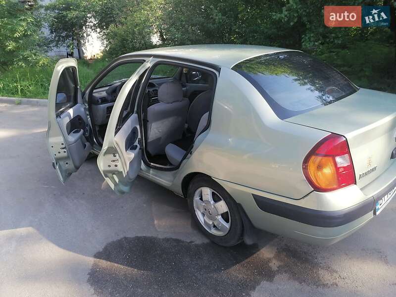 Седан Renault Clio Symbol 2002 в Полтаві