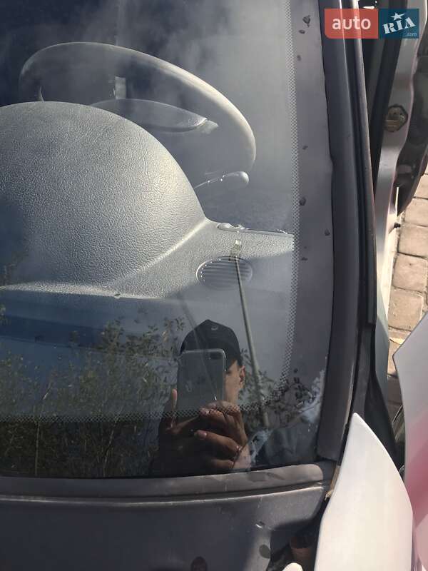 Седан Renault Clio Symbol 2003 в Львове фото 6 Седан Renault Clio Symbol 2003 в Львове