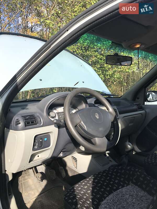 Седан Renault Clio Symbol 2003 в Львове фото 10 Седан Renault Clio Symbol 2003 в Львове