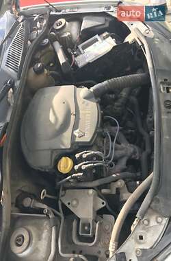 Седан Renault Clio Symbol 2003 в Львове